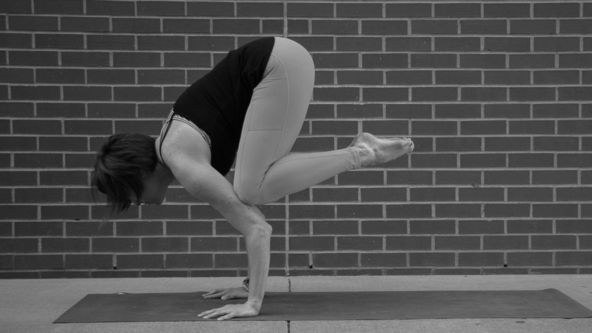 4 Simple Arm Support Yoga Poses for Shoulder and Wrist Strength